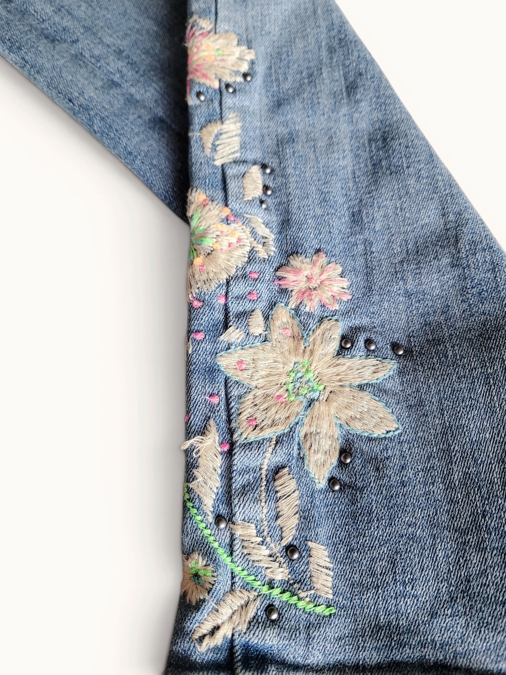 Lucky Brand Embroidered Floral Jeans Boho Festival Mid Rise 14 Straight Legend - Picture 5 of 12